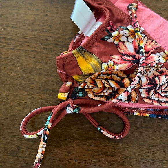 2-piece bikini set new without tags - size M (7-9) - Picture 7 of 10